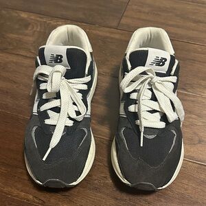 Black New Balance 57/40